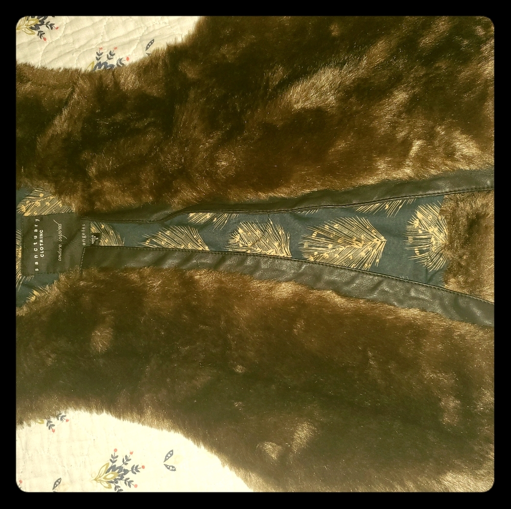 Fur vest